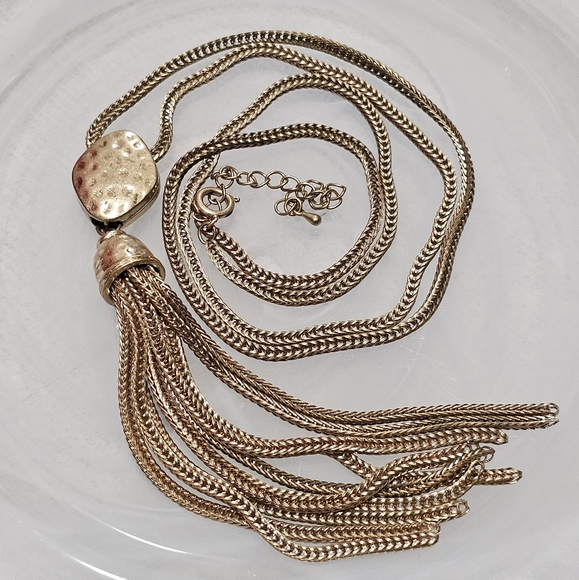 Vintage pale goldtone tassel necklace. - Picture 9 of 9